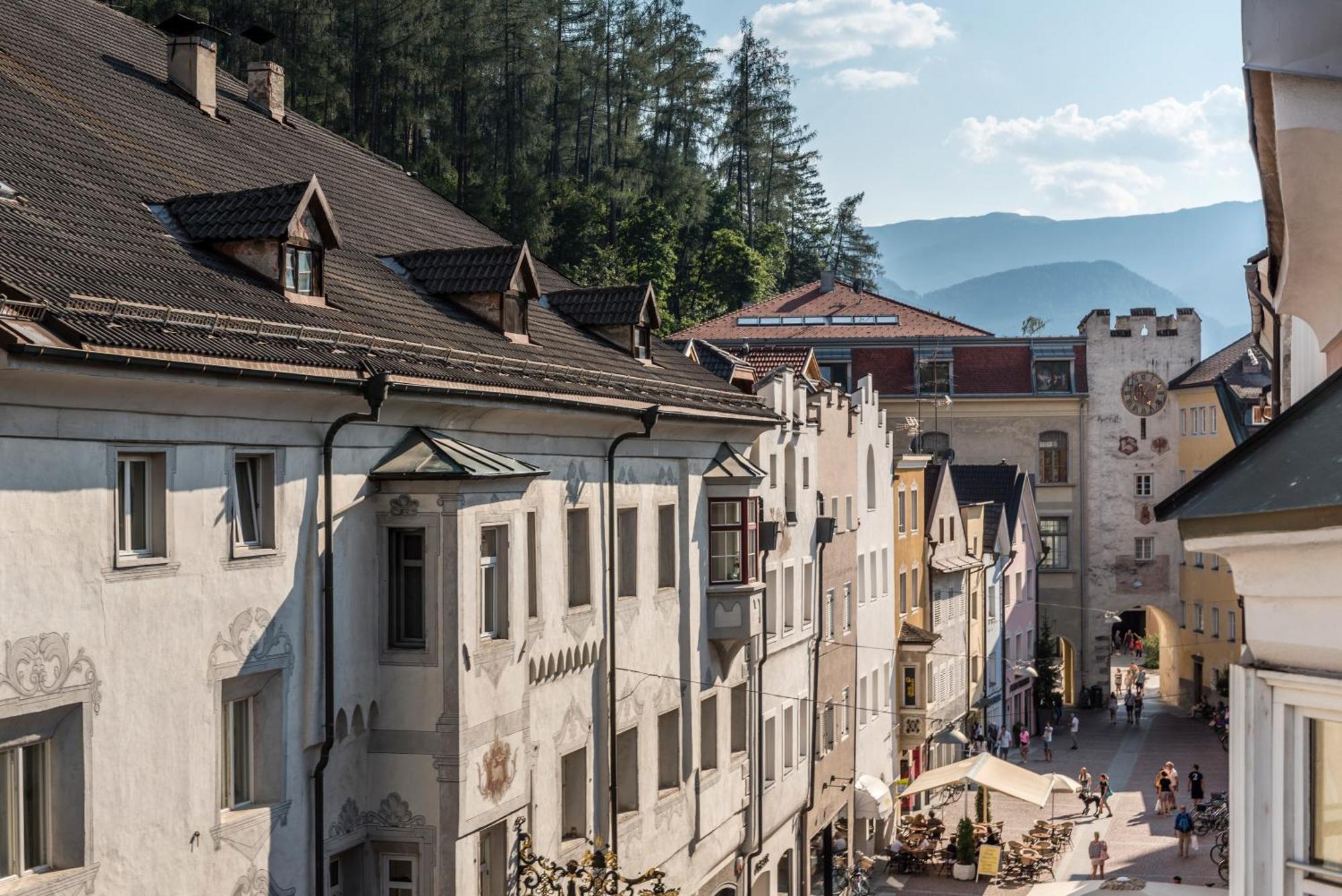 Hotel Post Alpine Cityflair Brunico Exterior foto